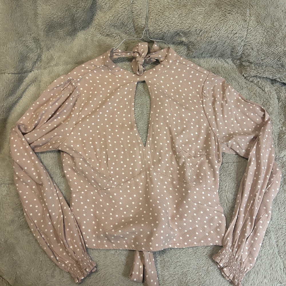 Abercrombie tie waist polka dot shirt. Very 70s. - Picture 10 of 10